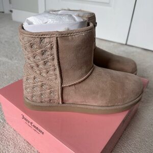 Juicy Couture Kave Taupe Micro Boots Sz 10